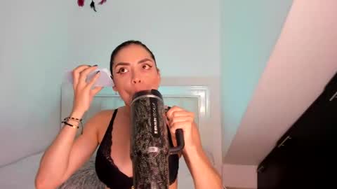 Snapshot of ashley_blair chatting on 01-26-25, 09:29 ashley_blair online show from 01-26-25, 09:29