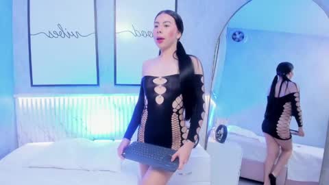 Snapshot of ashley_lee4u chatting on 05-15-26, 11:12 ASHLEY online show from 05-15-26, 11:12