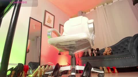 ashley_leon_ online show from 01-10-25, 12:36