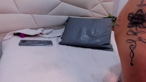 ashley_miller26 online show from 02-18-25, 05:42