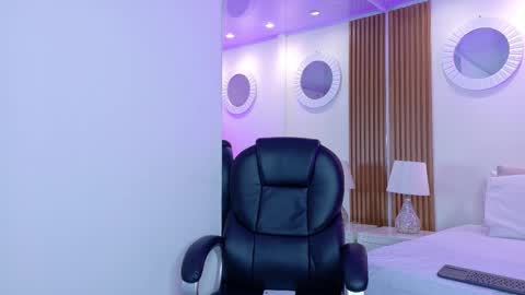 Ashley  online show from 10-22-25, 06:02