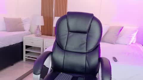 Ashley  online show from 11-03-25, 03:19