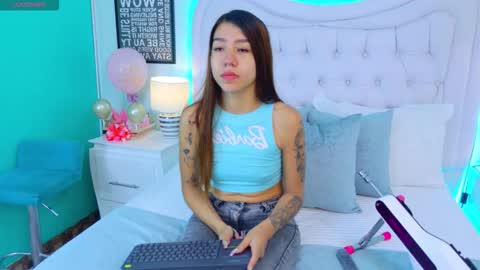 AshleyRoberh online show from 11-30-25, 12:20