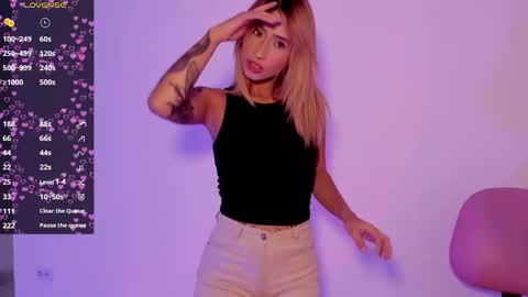 dahiana online show from 10-23-25, 03:33