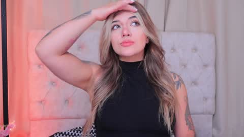 Ashley Lauren online show from 12-20-24, 03:58