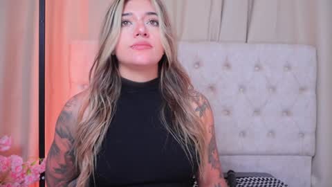 Ashley Lauren online show from 12-20-24, 07:12