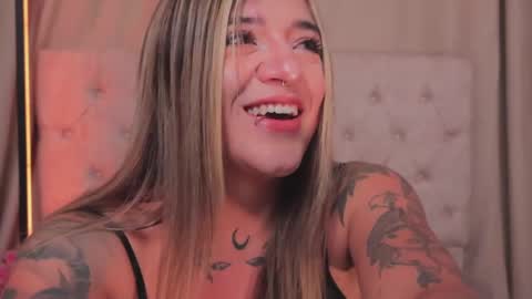 Ashley Lauren online show from 02-27-25, 04:09