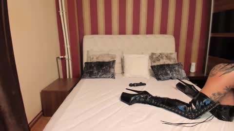 Snapshot of ashleyvonpage chatting on 02-02-26, 09:35 Ashley online show from 02-02-26, 09:35