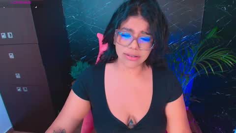 Ashleyy18   online show from 10-09-25, 01:58