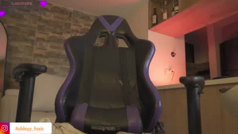 Ashley Fox online show from 07-17-26, 04:41