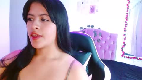 Snapshot of ashlie2020 chatting on 10-17-25, 08:00 ashlie2020 online show from 10-17-25, 08:00