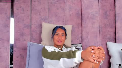 Snapshot of ashlie_robertss chatting on 02-08-25, 11:33 Ashlie online show from 02-08-25, 11:33