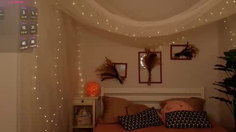 Victoria  online show from 03-20-26, 02:38