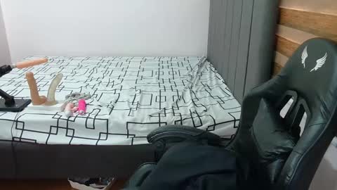 ashly online show from 01-20-25, 01:18