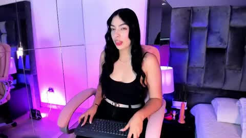 Ashly online show from 05-19-26, 03:46