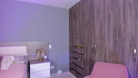 Ashly online show from 10-17-25, 03:42