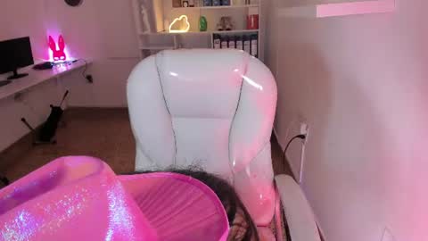 Ashly online show from 07-18-26, 01:26
