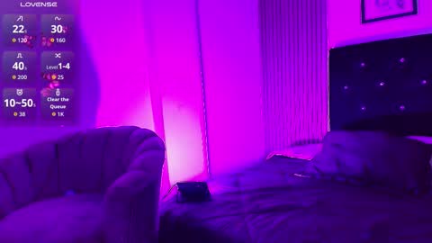    online show from 11-30-25, 06:23