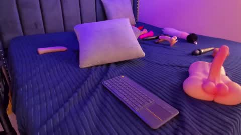 ashlye_miller_ online show from 12-07-24, 06:54