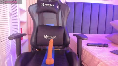 ashlye_miller_ online show from 12-17-24, 06:45