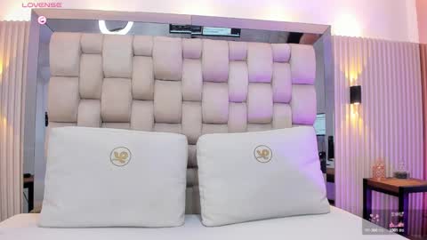 ashlyn online show from 03-11-25, 11:04