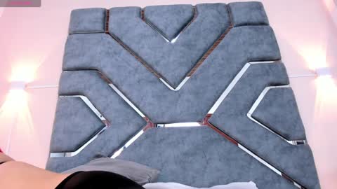 Ashly  online show from 12-18-24, 10:57