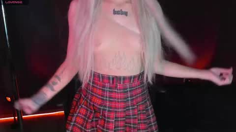 Mila online show from 09-27-25, 08:19