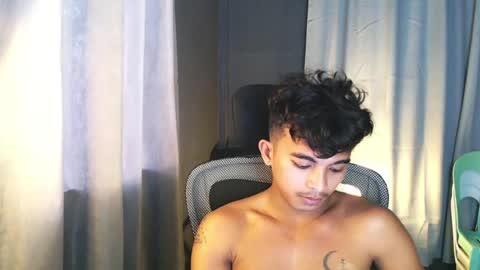 Snapshot of asian_hunk_moreno chatting on 07-21-26, 05:43 Yuri online show from 07-21-26, 05:43