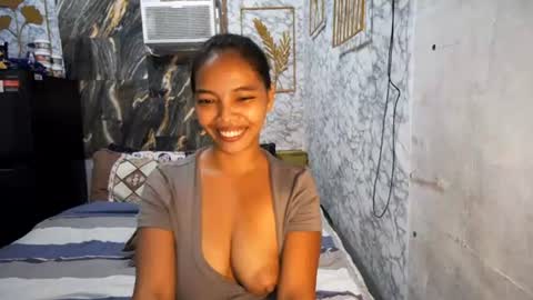 Snapshot of asian_janeth chatting on 07-09-26, 01:20 im janeth single mom online show from 07-09-26, 01:20