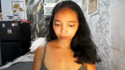 Snapshot of asian_janeth chatting on 07-28-26, 11:26 im janeth single mom online show from 07-28-26, 11:26