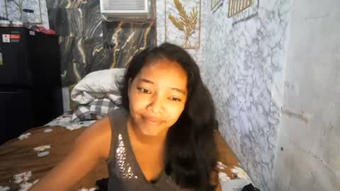 Snapshot of asian_janeth chatting on 08-07-26, 10:56 im janeth single mom online show from 08-07-26, 10:56