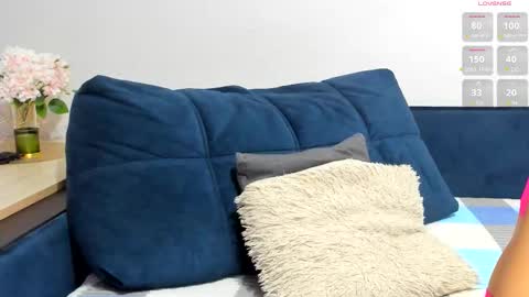 Snapshot of asian_pussy_cat chatting on 11-24-25, 05:51 Hare online show from 11-24-25, 05:51