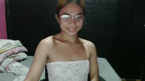 Snapshot of asian_reyshell chatting on 01-06-25, 10:24 Reyshell online show from 01-06-25, 10:24