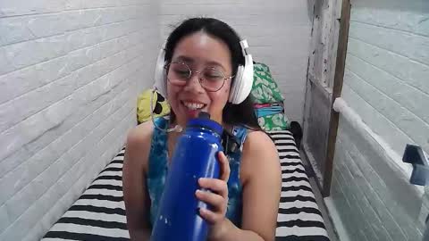 Snapshot of asian_sexydimples chatting on 03-08-25, 03:45 Trixie online show from 03-08-25, 03:45