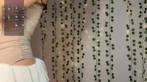 My name Vi online show from 10-18-25, 03:57