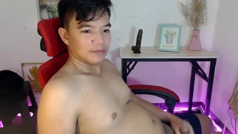 Snapshot of asianash18 chatting on 07-21-26, 11:23 ASH online show from 07-21-26, 11:23