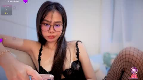 Snapshot of asianbabecandy chatting on 04-09-26, 02:22 candy online show from 04-09-26, 02:22