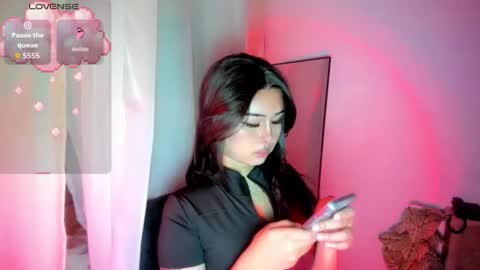Snapshot of asianbabenicky chatting on 04-09-26, 01:38 Hien online show from 04-09-26, 01:38