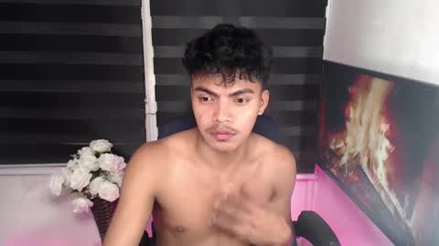 Snapshot of asianboyhunt chatting on 02-06-25, 03:27 Fev online show from 02-06-25, 03:27