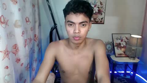 Snapshot of asianboyhunt chatting on 02-20-25, 11:42 Fev online show from 02-20-25, 11:42