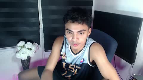 Snapshot of asianboyhunt chatting on 02-20-25, 03:41 Fev online show from 02-20-25, 03:41