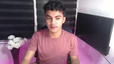 Snapshot of asianboyhunt chatting on 02-25-25, 10:50 Fev online show from 02-25-25, 10:50