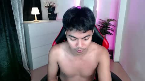 Snapshot of asianboyhunt chatting on 11-07-25, 06:41 Fev online show from 11-07-25, 06:41