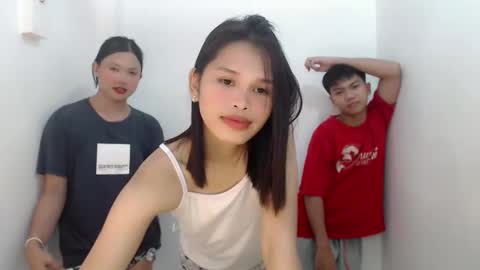   online show from 03-06-25, 08:19