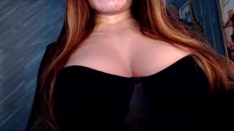 Snapshot of asiandollxxx4u chatting on 01-08-25, 02:56 BELLA NOTCH online show from 01-08-25, 02:56