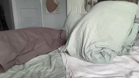 asiangirlandwhiteguy online show from 10-19-25, 05:41