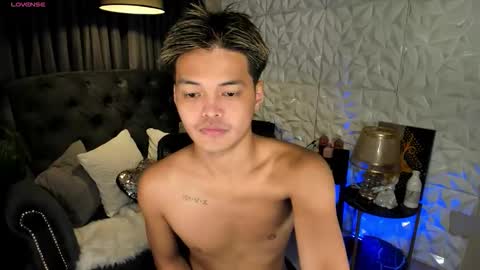 VICTORIA SCOTT online show from 11-14-25, 05:22