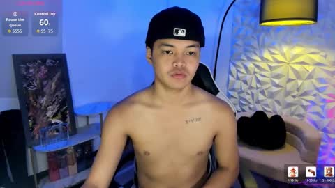 Snapshot of asianhugescott chatting on 02-19-26, 05:25 VICTORIA SCOTT online show from 02-19-26, 05:25