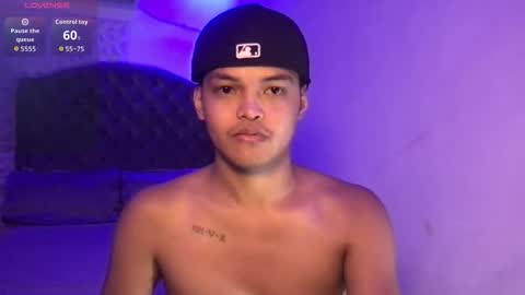 Snapshot of asianhugescott chatting on 03-13-26, 09:27 VICTORIA SCOTT online show from 03-13-26, 09:27