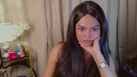 Kianna online show from 12-17-25, 05:19